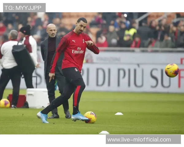 曼联客战利物浦将首次穿白色客场球衣引发球迷热议