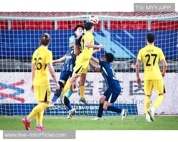 武汉三镇只需一胜即可确保保级优势领先降级区7分剩余三轮赛程紧迫 武汉三镇只需一胜即可确保保级优势领先降级区7分剩余三轮赛程紧迫