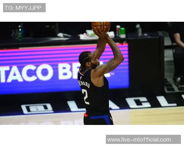 杨毅分析老詹在热火的权威地位斯波需看其脸色莱利则不以此为然 杨毅分析老詹在热火的权威地位斯波需看其脸色莱利则不以此为然