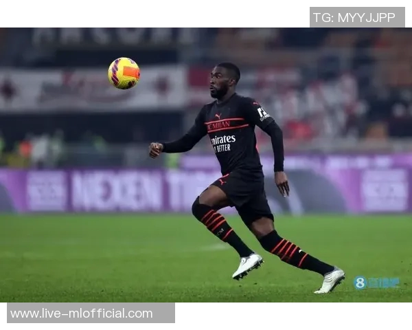 托莫里谈胜利:后卫的荣耀在于1-0的完美防守表现 托莫里谈胜利:后卫的荣耀在于1-0的完美防守表现