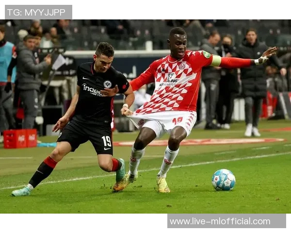 法兰克福近期疯狂进球大战即将迎战拜仁引发关注 法兰克福近期疯狂进球大战即将迎战拜仁引发关注