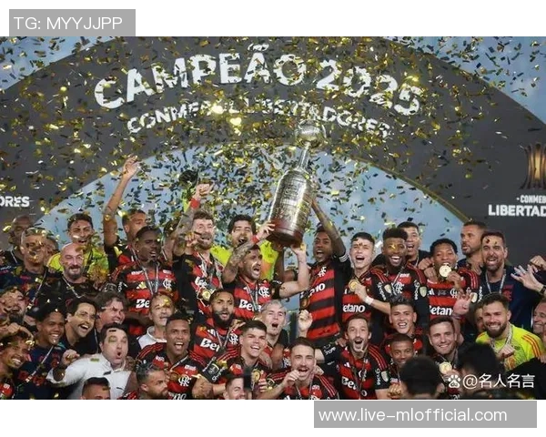 弗拉门戈夺解放者杯现场获颁2400万美元支票庆祝胜利 弗拉门戈夺解放者杯现场获颁2400万美元支票庆祝胜利