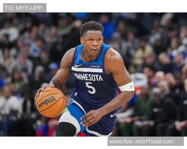 爱德华兹主场表现平平客场火力全开场均331分引关注 爱德华兹主场表现平平客场火力全开场均331分引关注