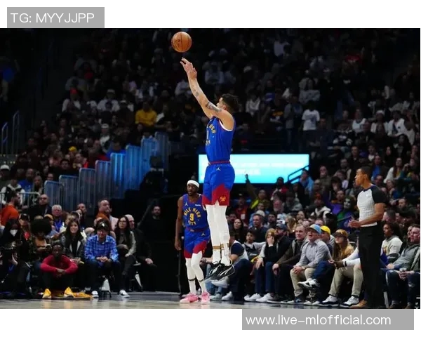 小波特全场最佳表现16中8三分命中率50贡献25分6篮板3抢断助力球队奋战