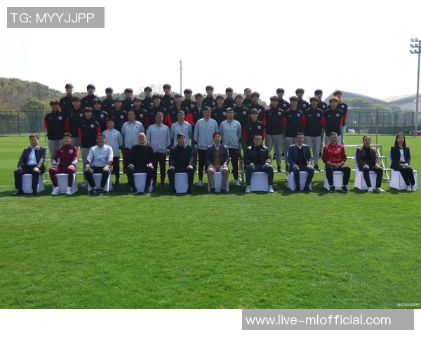 上海海港B队在昆明海埂基地圆满结束为期三周的冬训活动